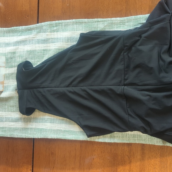 Black slit dress - Picture 3 of 3